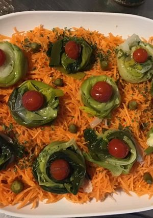 Une photo de Salade de poireaux carottes râpées et tomates cerises marinées