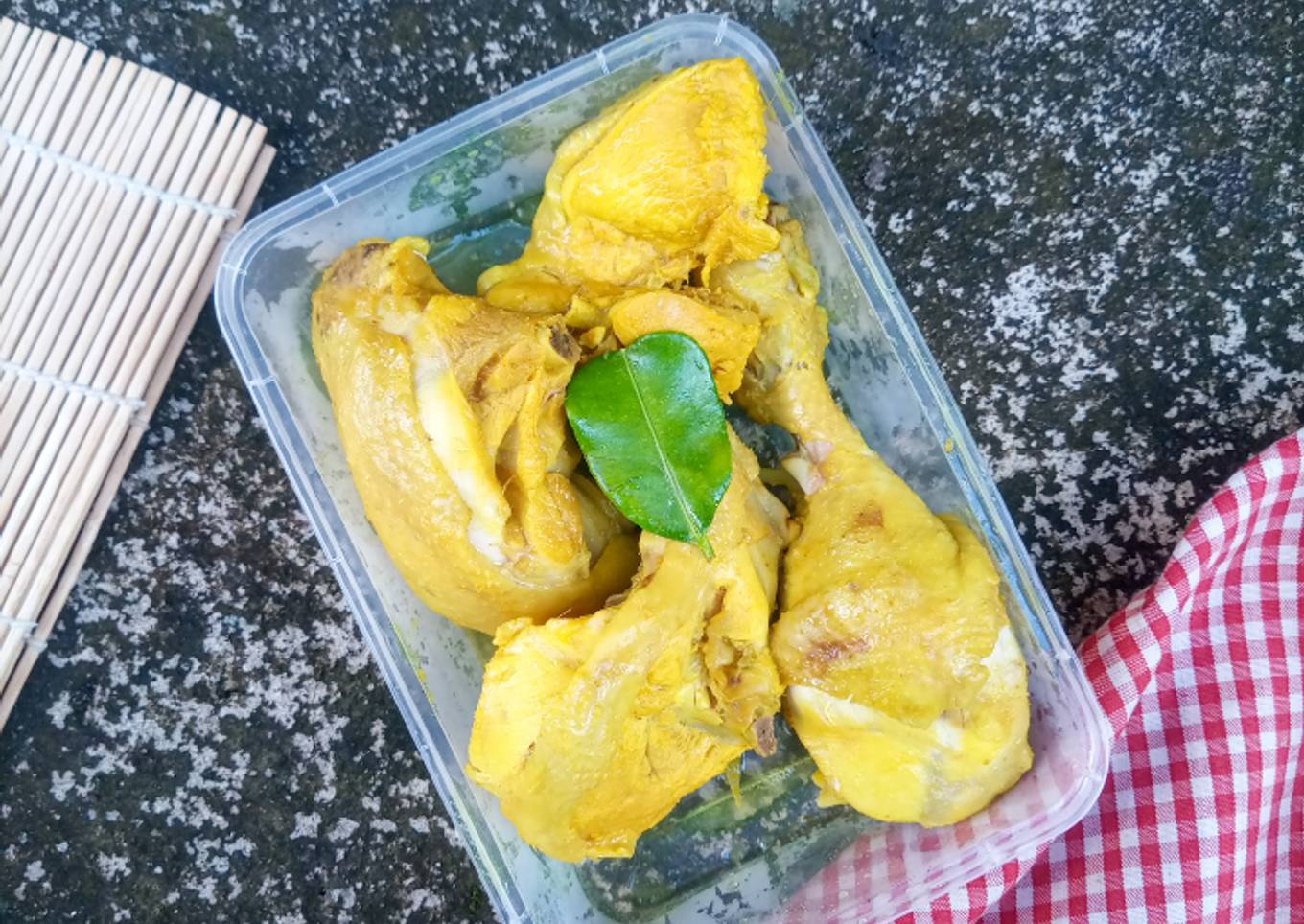 Ayam bumbu kuning (stok Frozen)