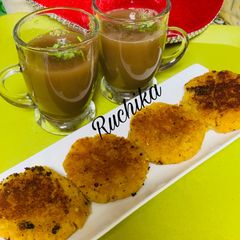 A picture of Chickpeas cutlets with Chana soup.