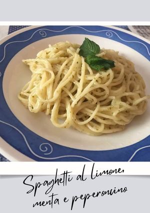 Foto di Spaghetti al limone, menta e peperoncino