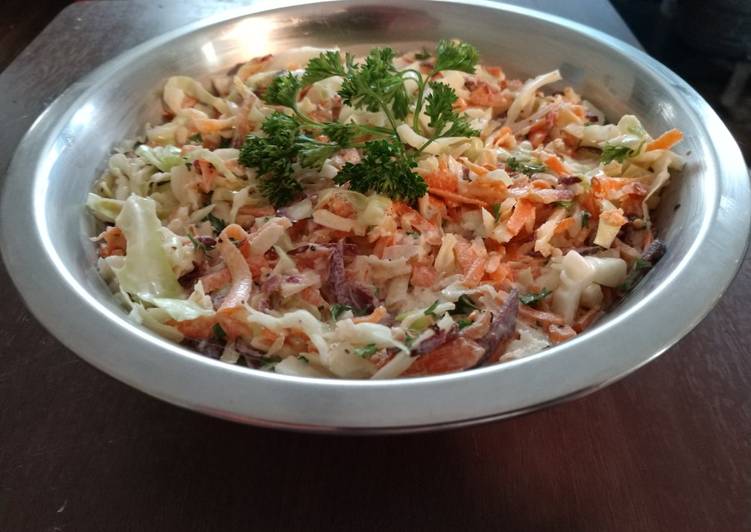 How to Prepare Quick Cabbage and carrot slaw