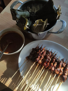 Foto resep Sate ayam madura (pan grill + pasta kacang)