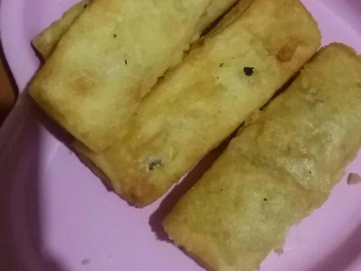 Langkah Mudah untuk Menyiapkan Resep  03. Lumpia roti tawar yang Enak, Lezat Sekali