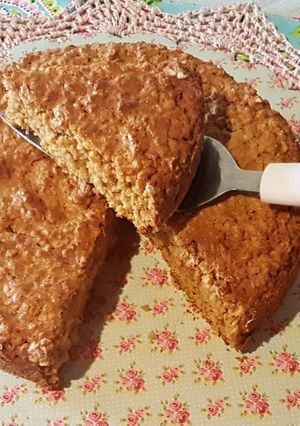 Una foto de Torta avena y dulce de leche de la abuela ¡Una ternura!