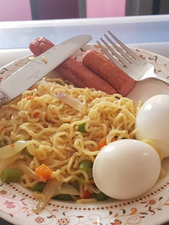 A picture of Simple noodles.