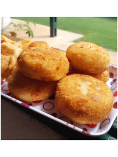 Una foto de Bombas de papa rellenas de Pollo y Queso 👌🏻