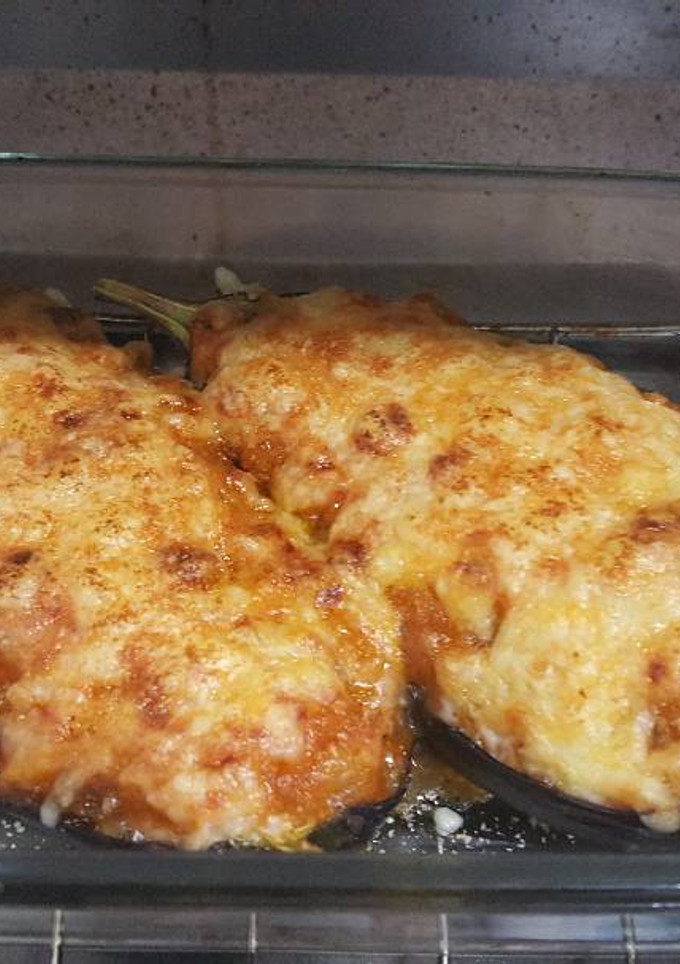 Una foto de Berenjenas rellenas de carne picada de pavo-pollo