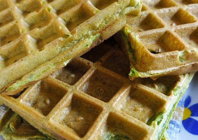 Waffles salati alla rucola