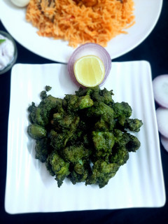 ஹரியாலி சிக்கன் 65 (hariyali chicken 65 recipe in Tamil) செய்முறை முக்கிய புகைப்படம்