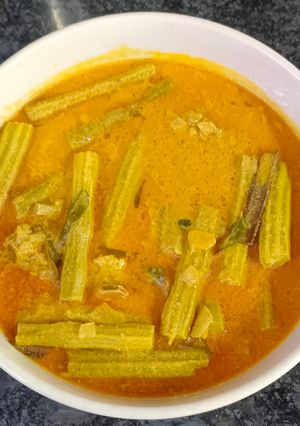 A picture of Mutton bone and drumstick saru.