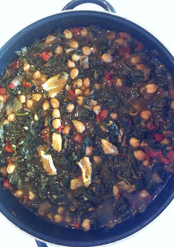 Una foto de Garbanzos con bacalao y espinacas