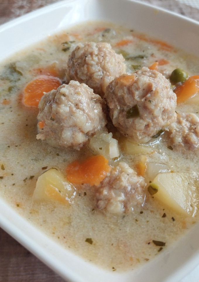 Tárkonyos húsgombócleves recept fotója