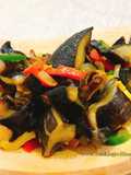 Fried snail with vegetables