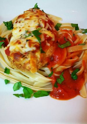 A picture of Fettuccine Marinara Chicken.