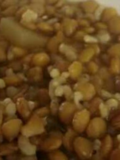 Una foto de 🍚Guiso de arroz con lenteja y pollo🍗
