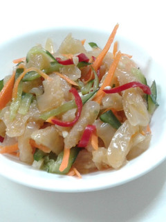 低脂肪.低熱量的營養食品-涼拌海蜇頭 的食譜成品照片