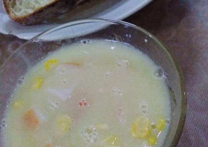 Creamy Corn Soup with Sourdough Bread