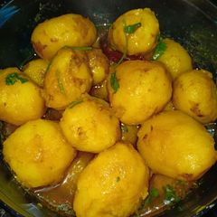 A picture of Dahi aloo dum.