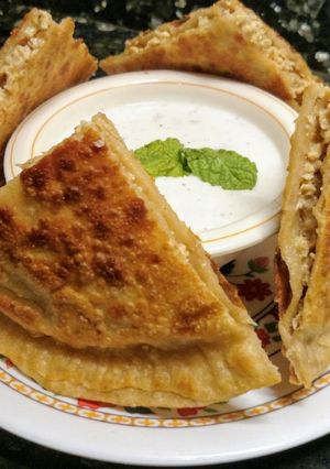 A picture of Chicken Cheese Paratha.