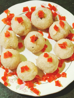 साबूदाना के लड्डू (sabudana ke ladoo recipe in Hindi) रेसिपी मुख्य फोटो