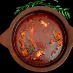 A picture of Kerala sardine fish curry.