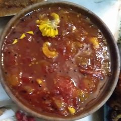 A picture of Tomato dates mango papad chutney.