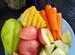 Foto resep Slow Juicer: Jus Wortel Labu Siam Nanas Melon Apel