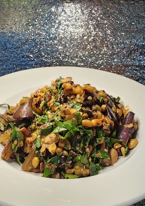 Hình của món Cà tím xào tempeh (món chay).
