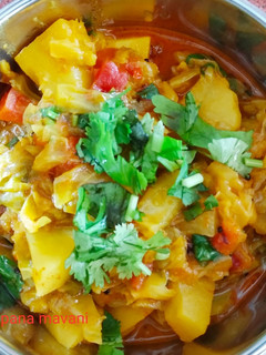 કોબી બટાકા અને ટામેટાં નુ શાક (Kobi Bataka Tomato Shak Recipe In Gujarati) રેસીપી મુખ્ય ફોટો