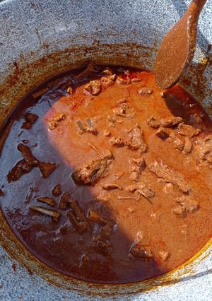 Őzpörkölt bográcsban recept fotója