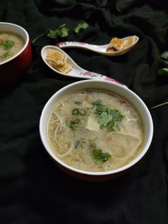 এগ চিকেন নুডলস্ স্যুপ(egg chicken noodles soup recipe in Bengali) রেসিপির প্রধান ছবি