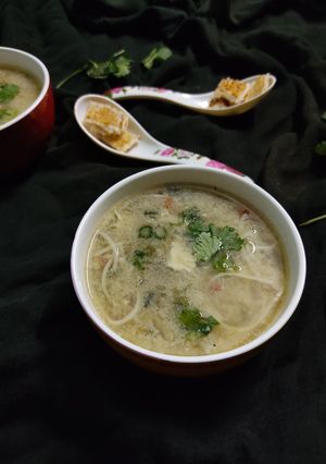 এগ চিকেন নুডলস্ স্যুপ(egg chicken noodles soup recipe in Bengali) রেসিপির প্রধান ছবি