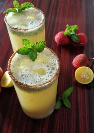 लीची शरबत रेसिपी मुख्य फोटो