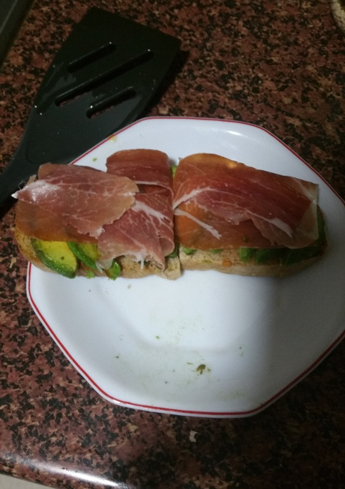 Una foto de Tostas de aguacate