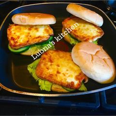 A picture of Grilled Halloumi Burger:.