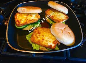 A picture of Grilled Halloumi Burger:.