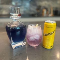 A picture of Wizards Gin - Really Amazing and simple and great at dinner Partys :).