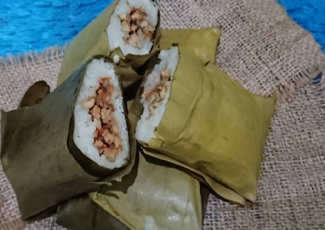 Lontong isi tempe