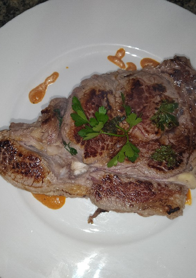 Una foto de Chuletón de añojo a la plancha