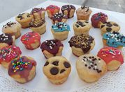 Una foto de cupcakes dulces