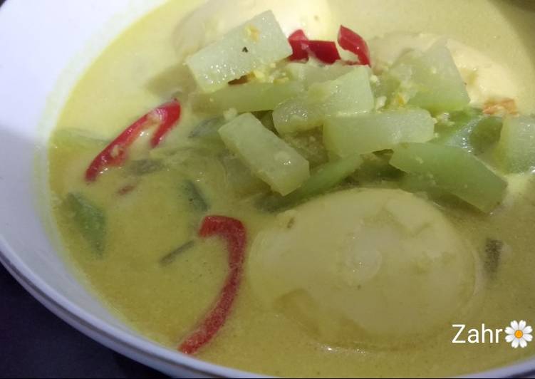 Resep Sayur Santan Labu Siam dan Telur yang enak