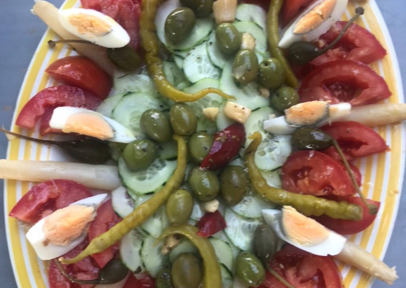 Ensalada súper para currantes (7) con encurtidos