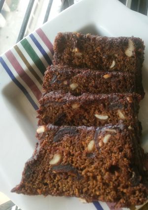 A picture of Zero Oil Carrots and Dates Flavor bomb cake.