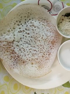 சூடாக ஆப்பம், தேங்காய் பால் (Aappam & thenkaai paal recipe in tamil) செய்முறை முக்கிய புகைப்படம்