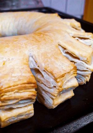 Una foto de Cremona rellena de membrillo y nueces
