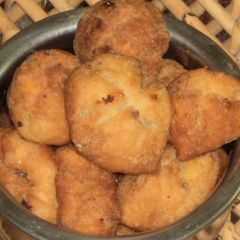 A picture of Vettu cake /Fried Cross cake.
