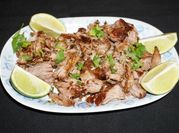 Una foto de paleta de cerdo frito