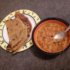 A picture of Chapati and currybeans#localingredientscontest.