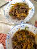 Noodles con ternera