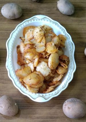 टेस्टी आलू स्लाइस(tasty aloo slice recipe in hindi) रेसिपी मुख्य फोटो